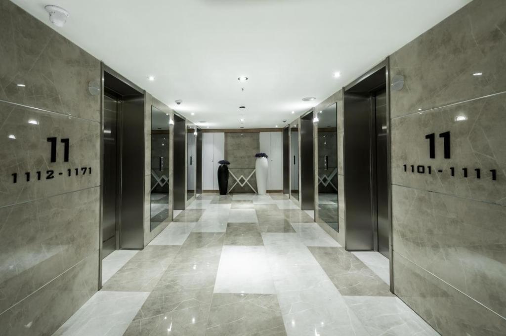 Luxury Aparthotel In Orbi City Sea View บาทูมิ ภายนอก รูปภาพ